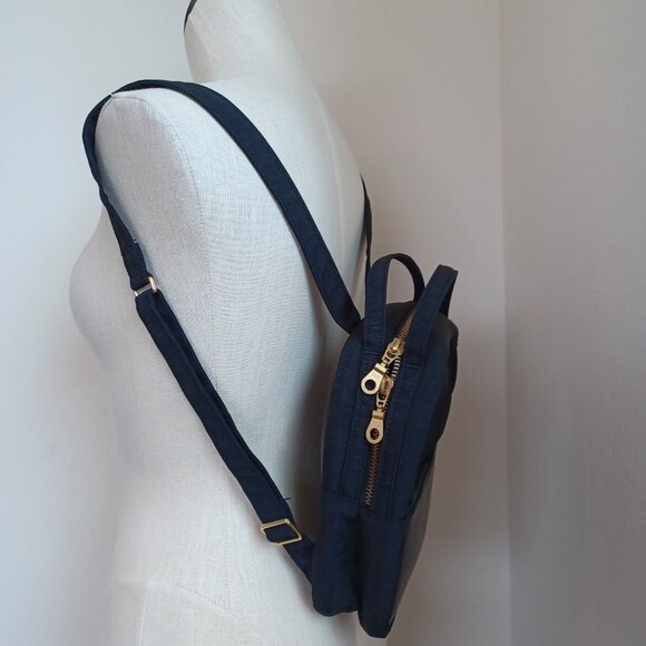 Herschel Backpack Classic Black Smaller Size‎ Zipper Pockets Adjustable Straps main image 8